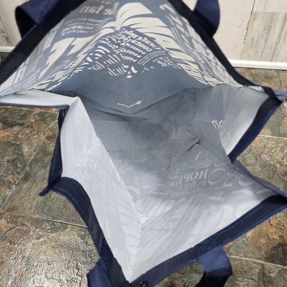3/$15 lululemon reusable shopping bag, navy blue and white - Picture 5 of 8
